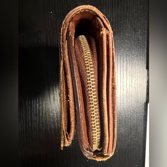 Louis Vuitton Wallet - Picture 4 of 5